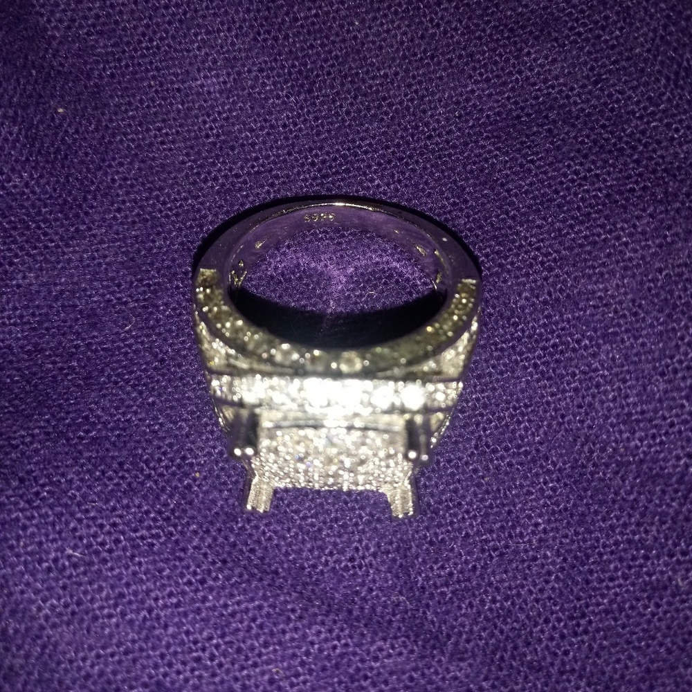 Ring - Picture 2 of 2